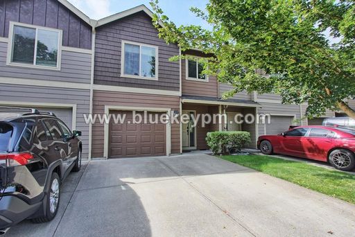 3 Bed, 2.5 Bath Townhome Located Near Covington Neighborhood Park in Orchards – photo 1