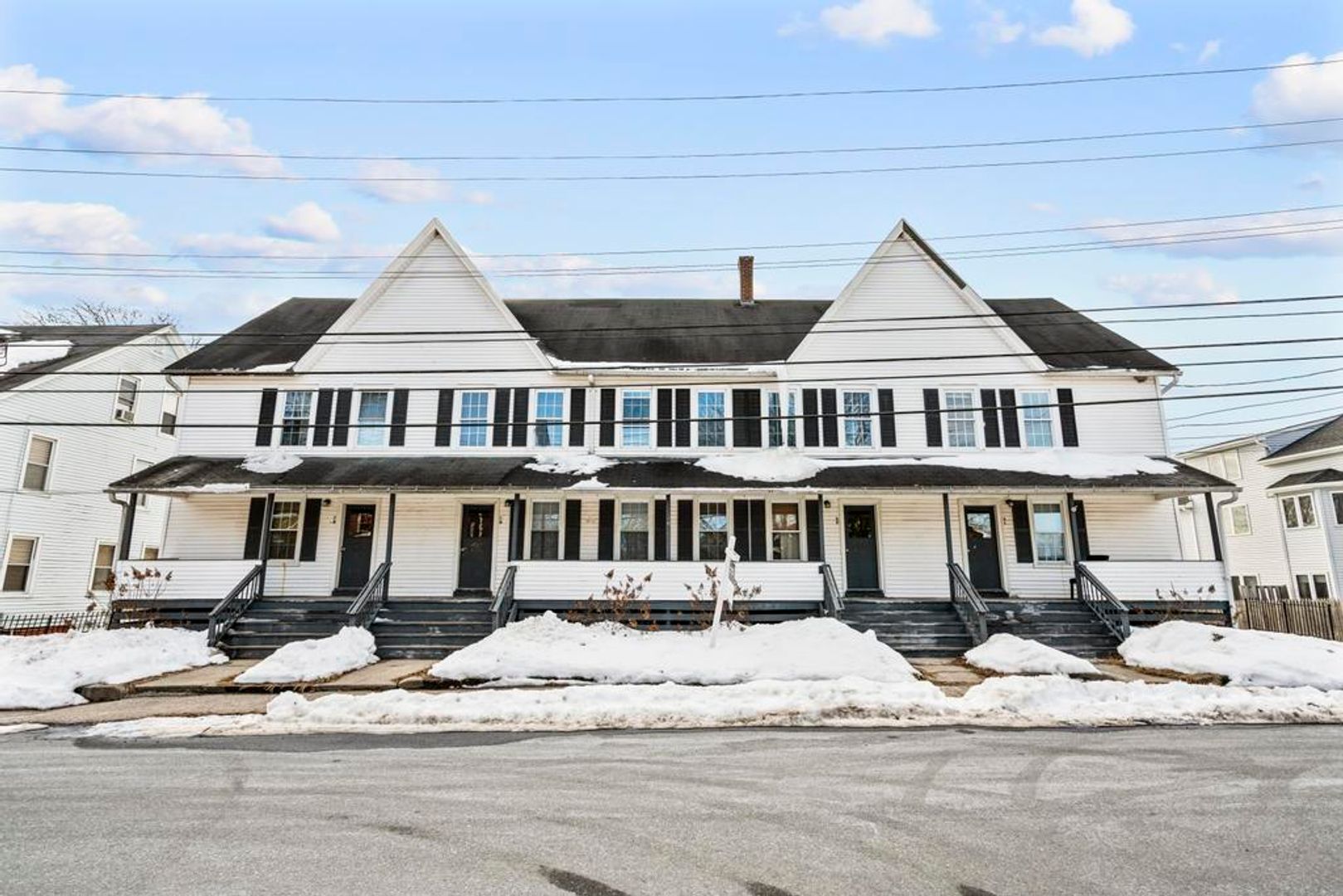 Jewett Apartment: 30 Anthony St