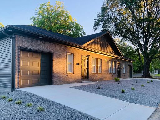 Newly Constructed Duplex with 2 bedrooms and 2 bathrooms. – photo 1