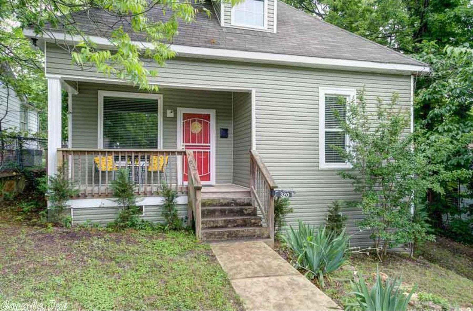 Little Rock House: 320 S Oak St