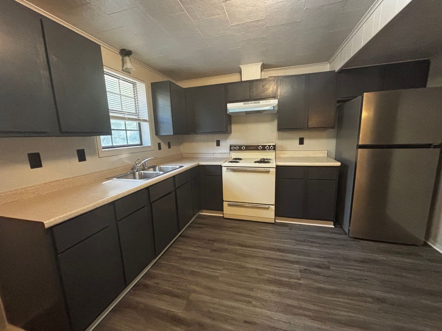 Little Rock Apartment: 19115 Colonel Glenn Rd