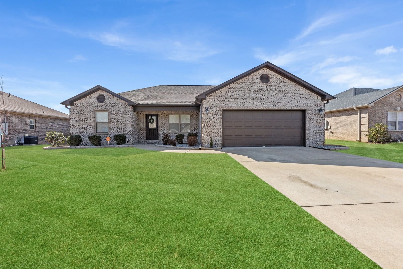 Austin Multiplex: 34 Fletcher Dr