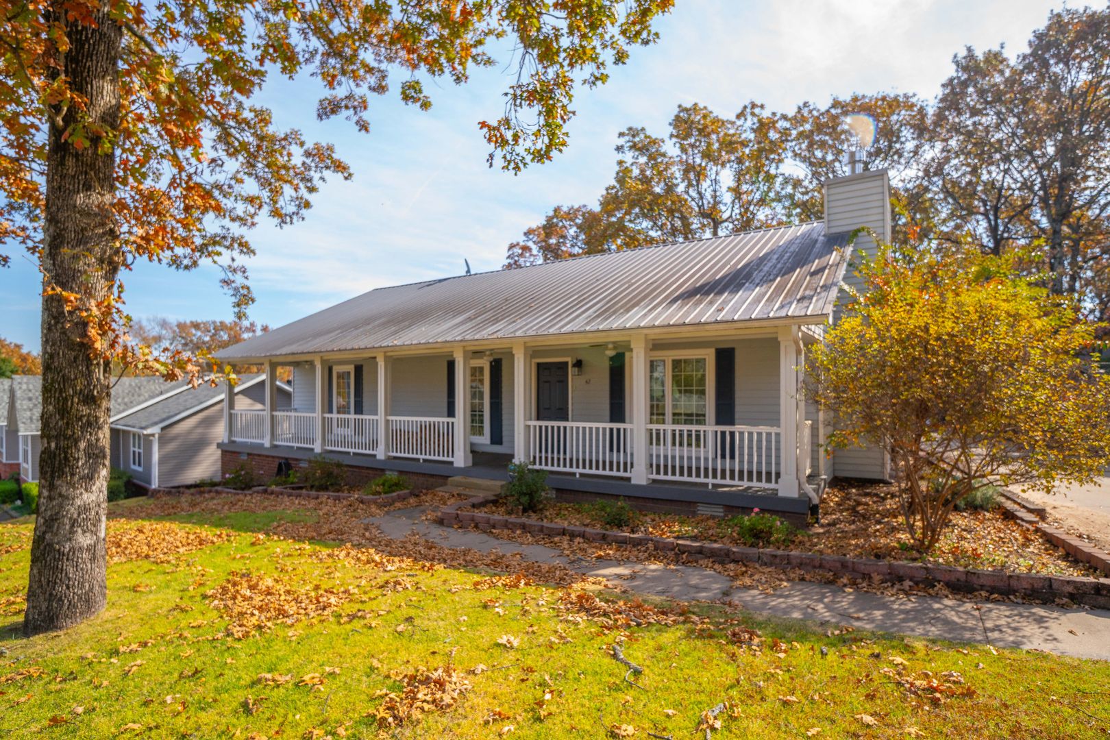 Sherwood House: 42 Thornhill Dr