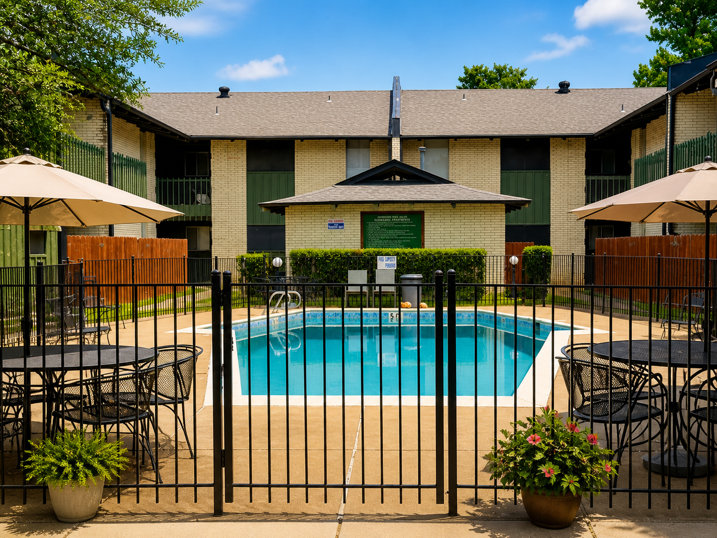Pool at El Dorado Apartments (1 of 8)