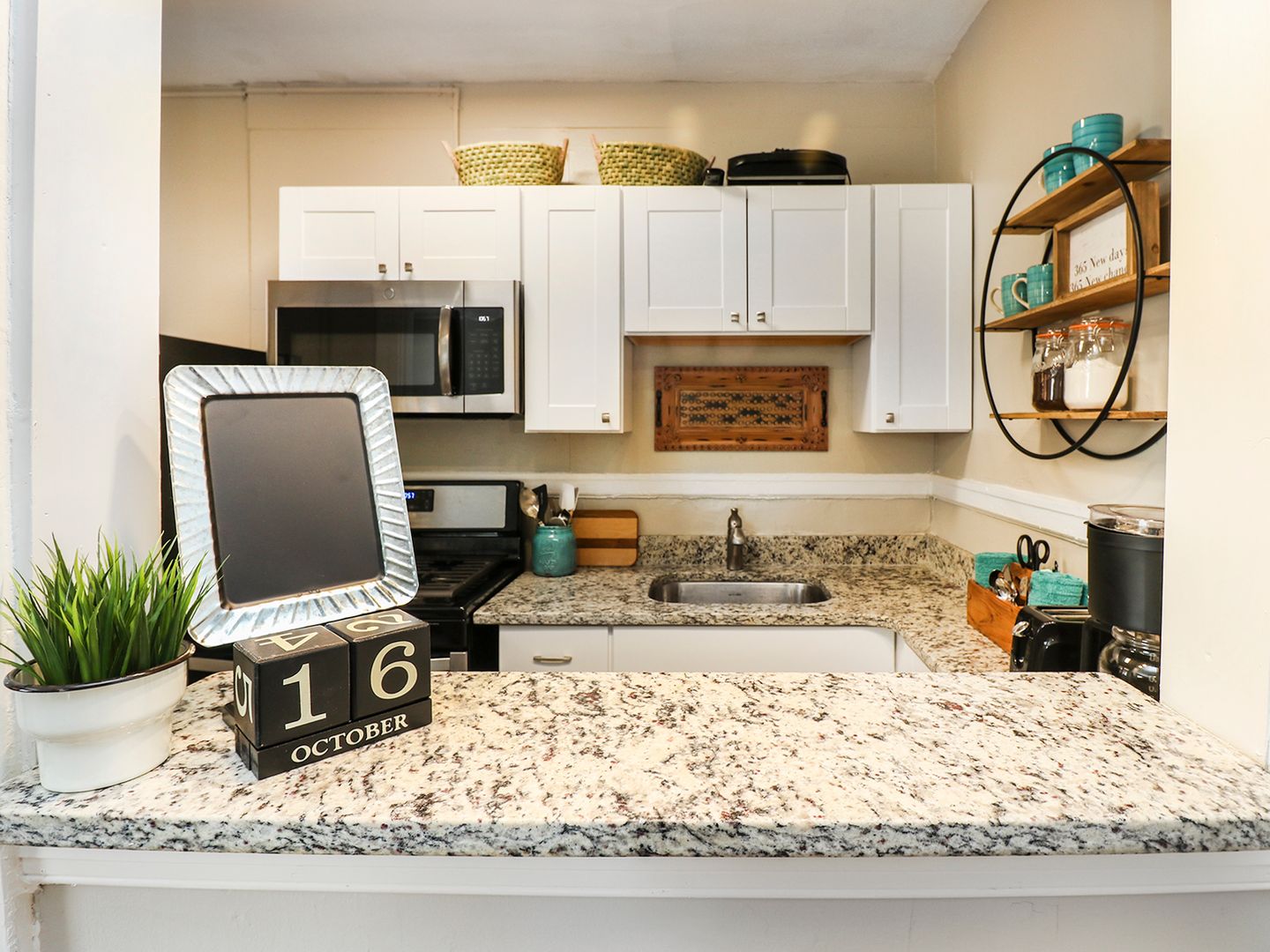 Greensboro Apartment: 1104 Magnolia St.