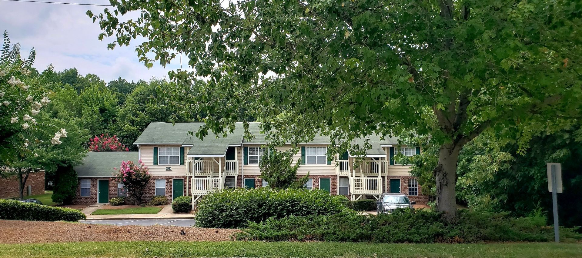Greensboro Apartment: 401 Friendway Rd.