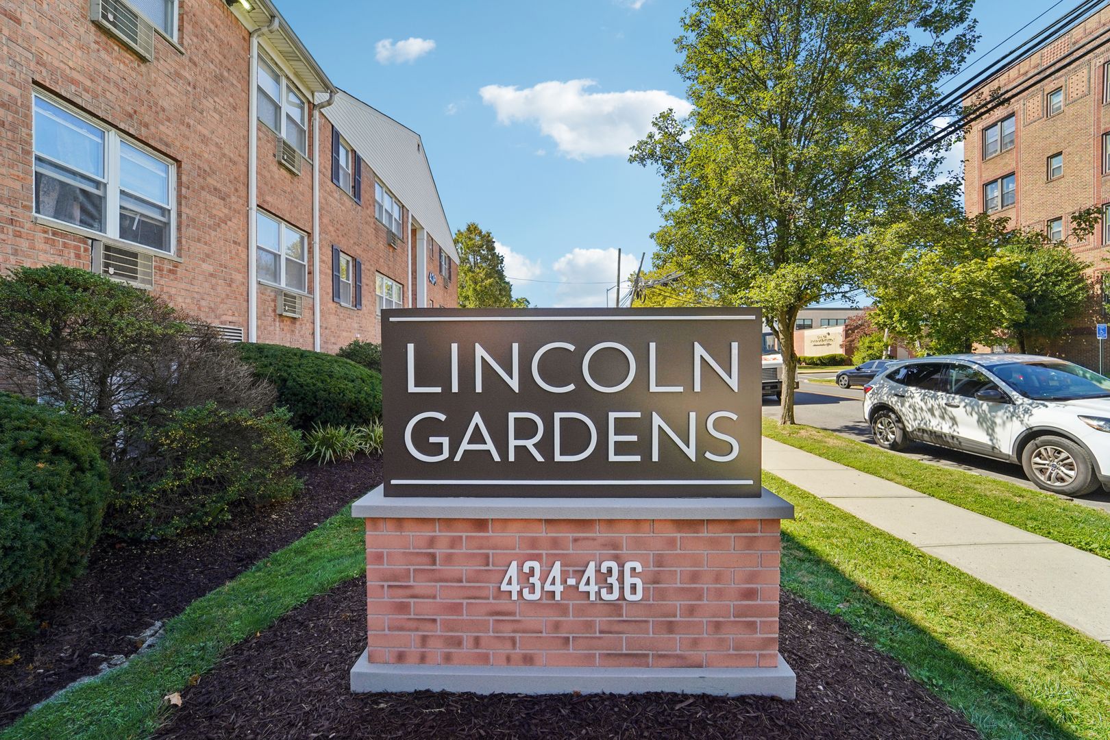 Orange Apartment: 434-436 Lincoln Ave