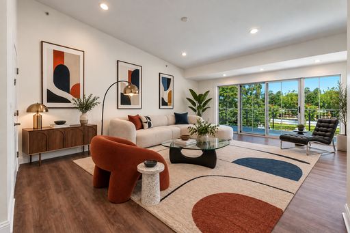 Fully RenovatedLarge Two Bed Two Bath with Private Balcony and Parking Included! – photo 1