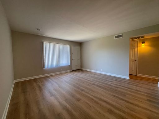 Wonderful Gated Upstairs Home Overlooking Courtyard