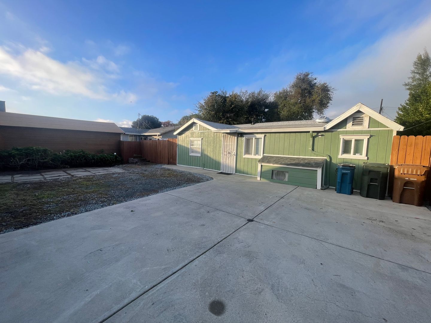 Antioch House: 616 1/2 W. 16th Street