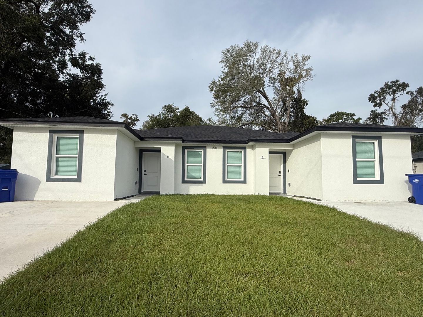 Deland Apartment: 1581 Montgomery Street