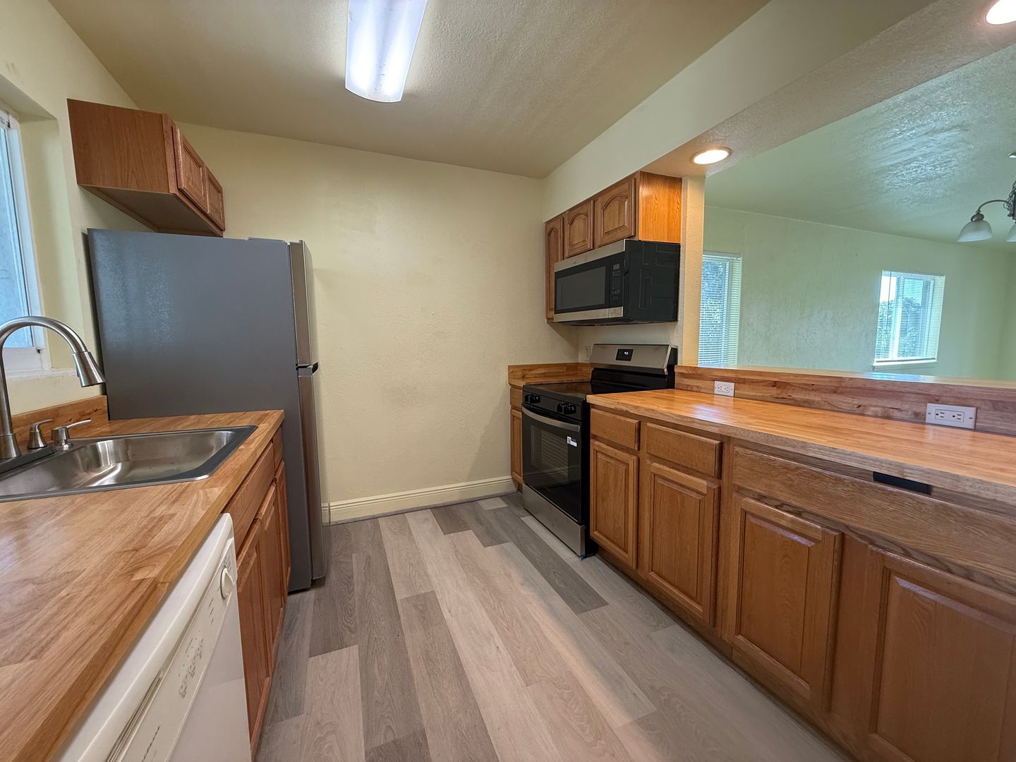 900 S Peninsula Dr 2 of 12