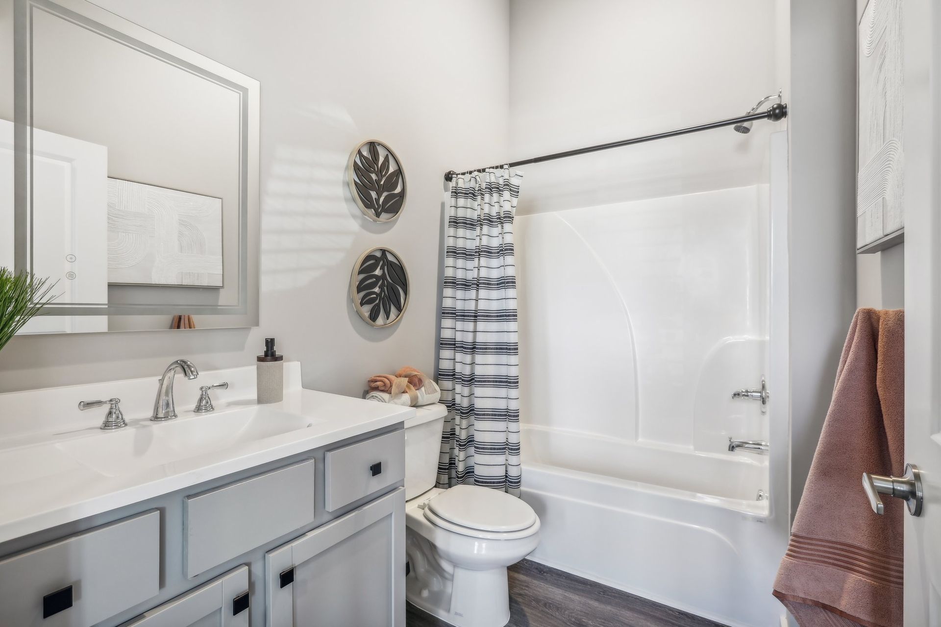 Stone Mountain Apartment: 1221 S Indian Creek Dr