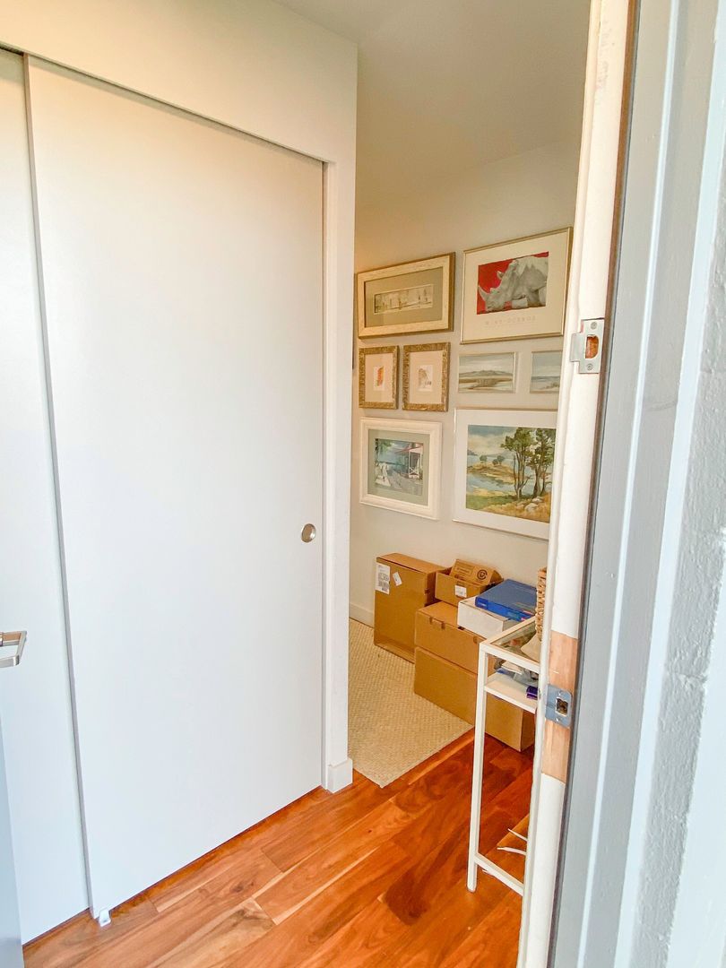 SEATTLE Apartment: 2101 7th Ave W