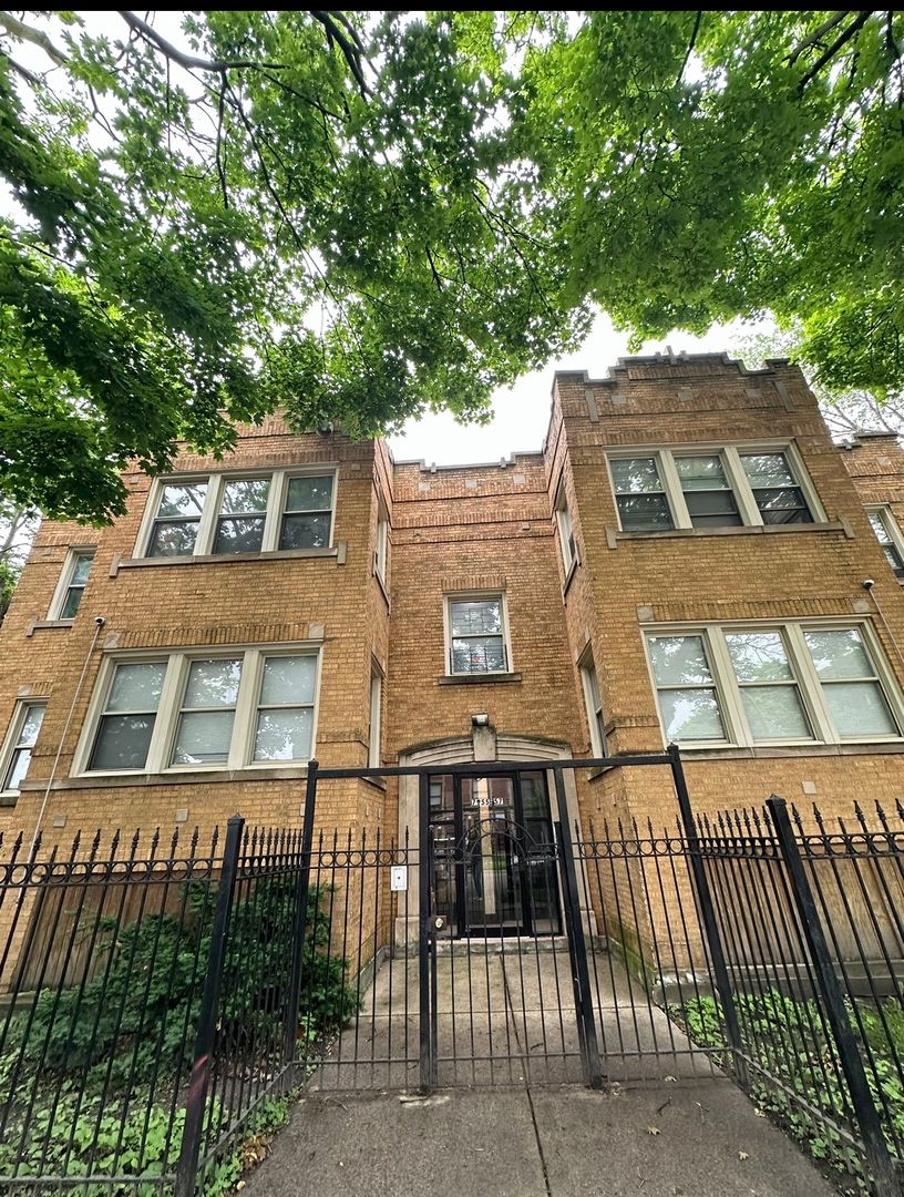 Chicago Apartment: 7955-57 S Maryland Ave.