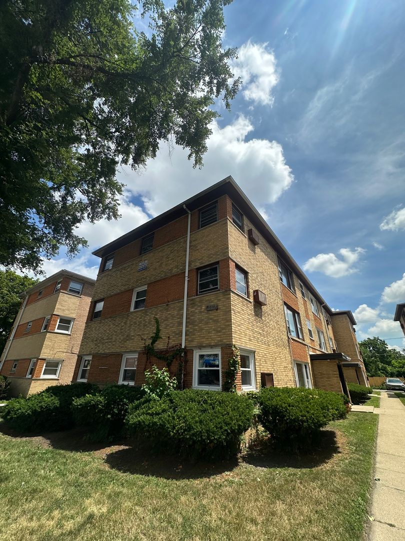 Chicago Apartment: 8945-47 S. Cottage Grove Ave.