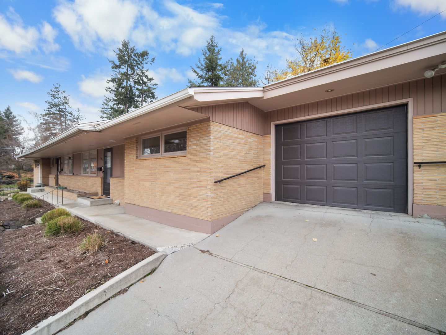 Spokane Apartment: 107 E. 16th Avenue