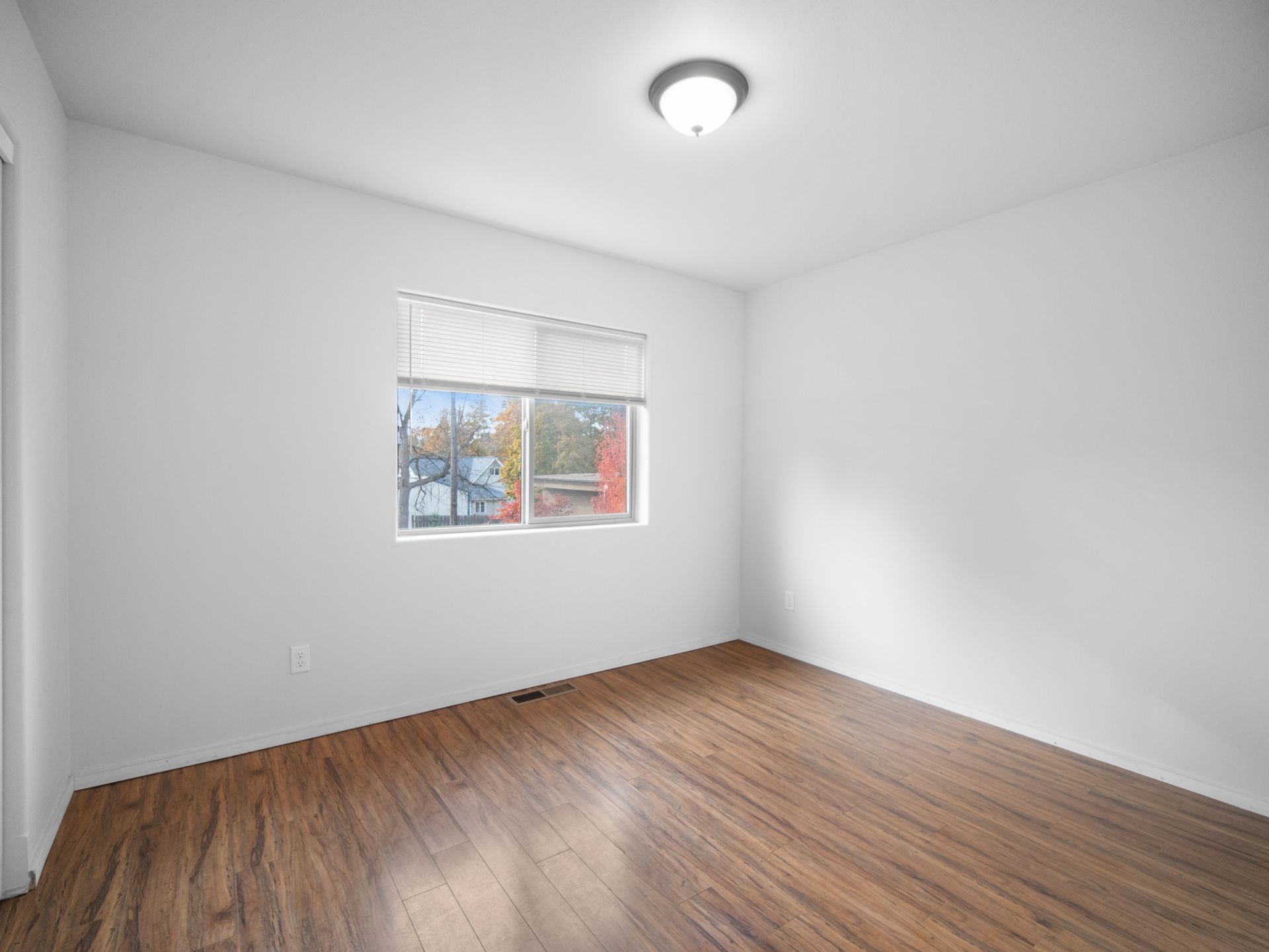 Spokane Apartment: 3270 N Lincoln