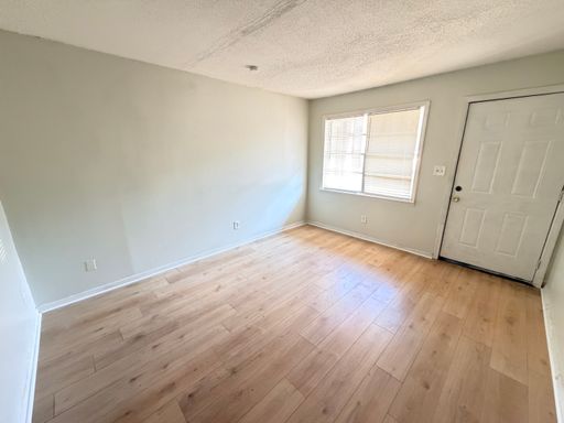 928 53rd Street N, Apt B – photo 1