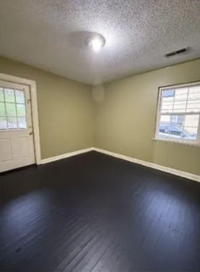 4 bedroom - Vouchers Accepted! – photo 1