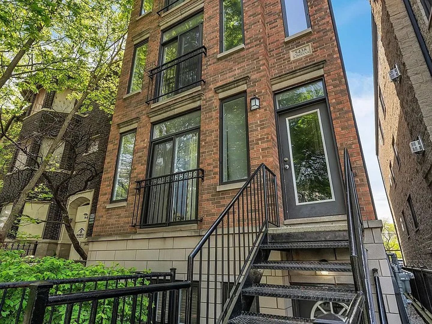 Chicago Apartment: 5438 s. Indiana