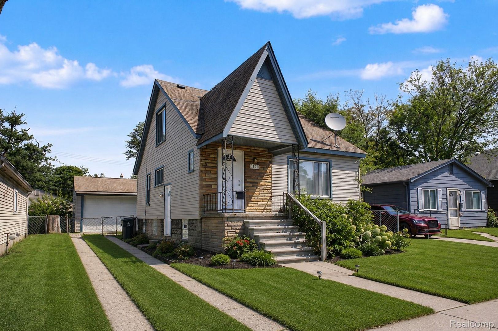 Hazel Park House: 1301 E. Muir