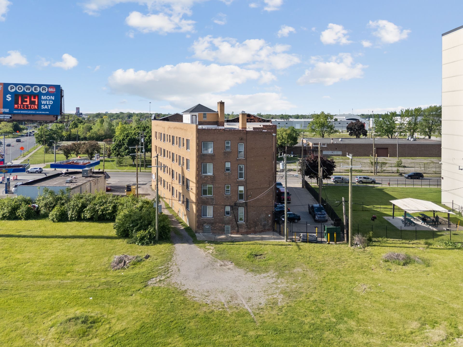 Detroit Apartment: 1291 W State Fair