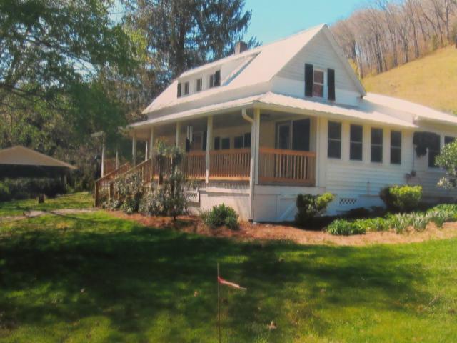 Cullowhee House: 112 Saddle Creek