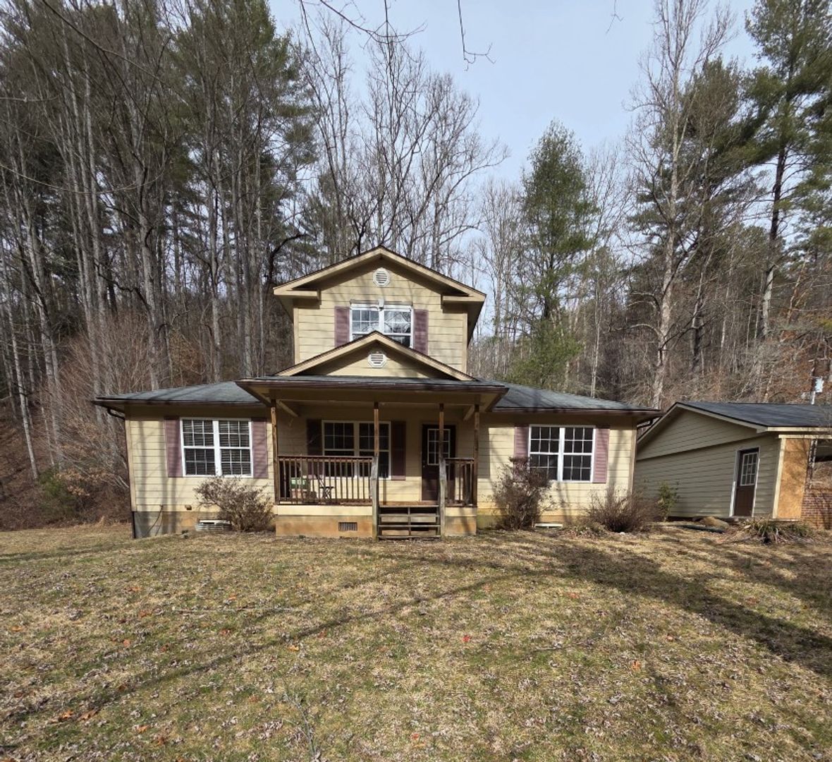 Cullowhee House: 1781 Wayehutta Road