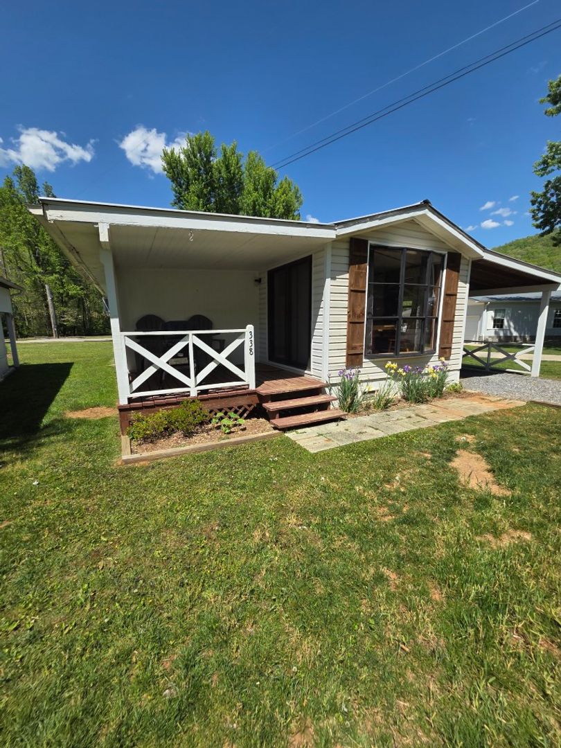 Sylva House: 338 Ralph Tatham Road