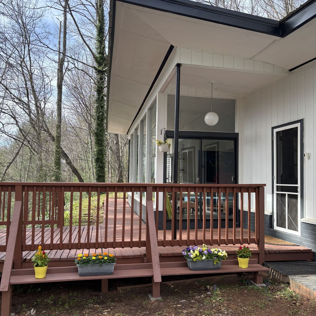 Sylva House: 103 Riverwood Drive