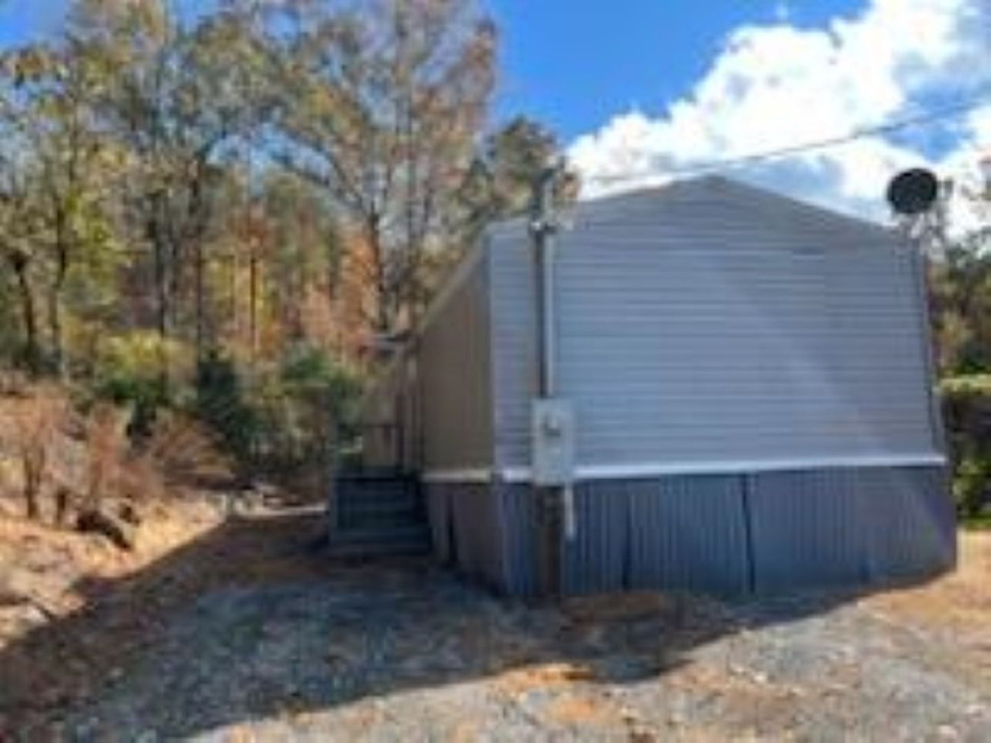 Sylva House: 140 Grape Cove Road