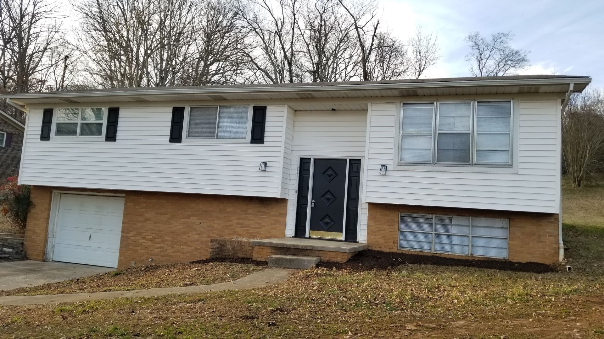 Morristown House: 2568 Robin Circle