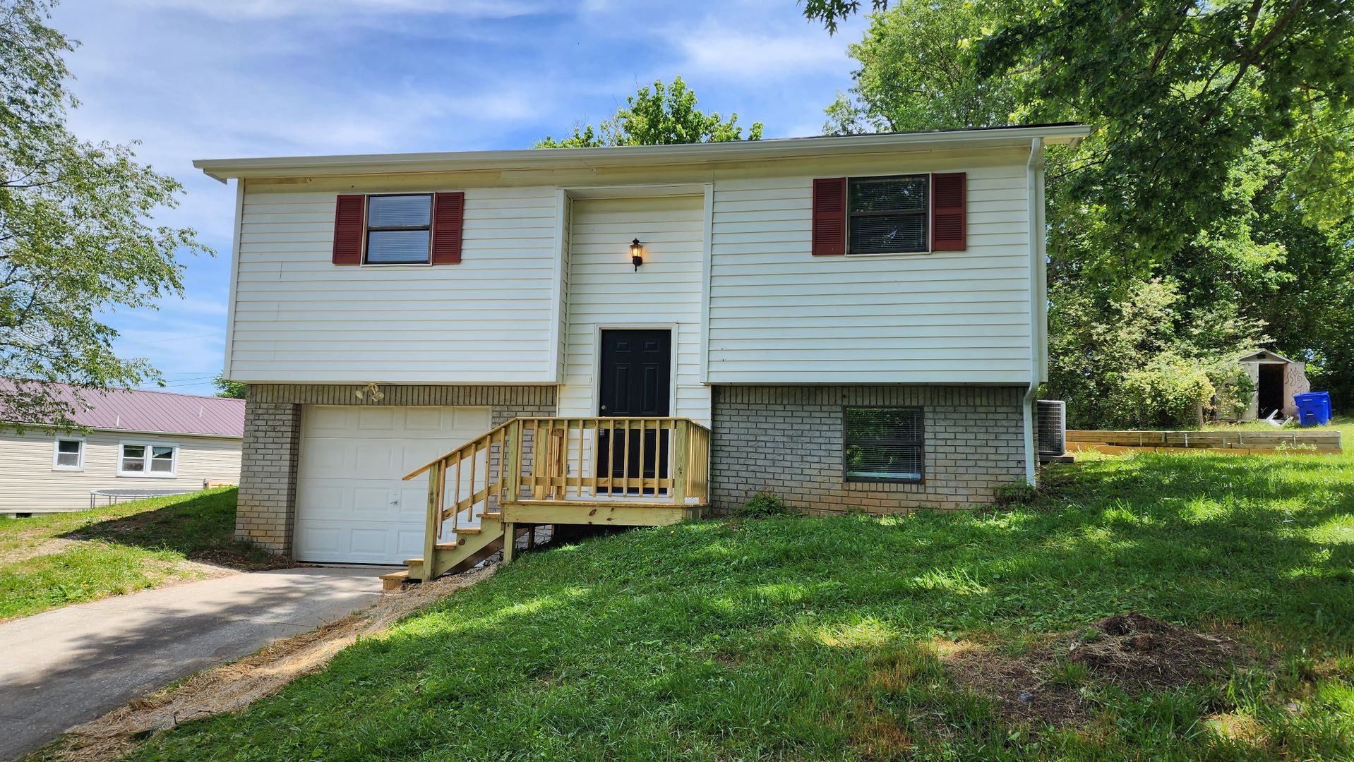 Morristown House: 2456 Fairview Road