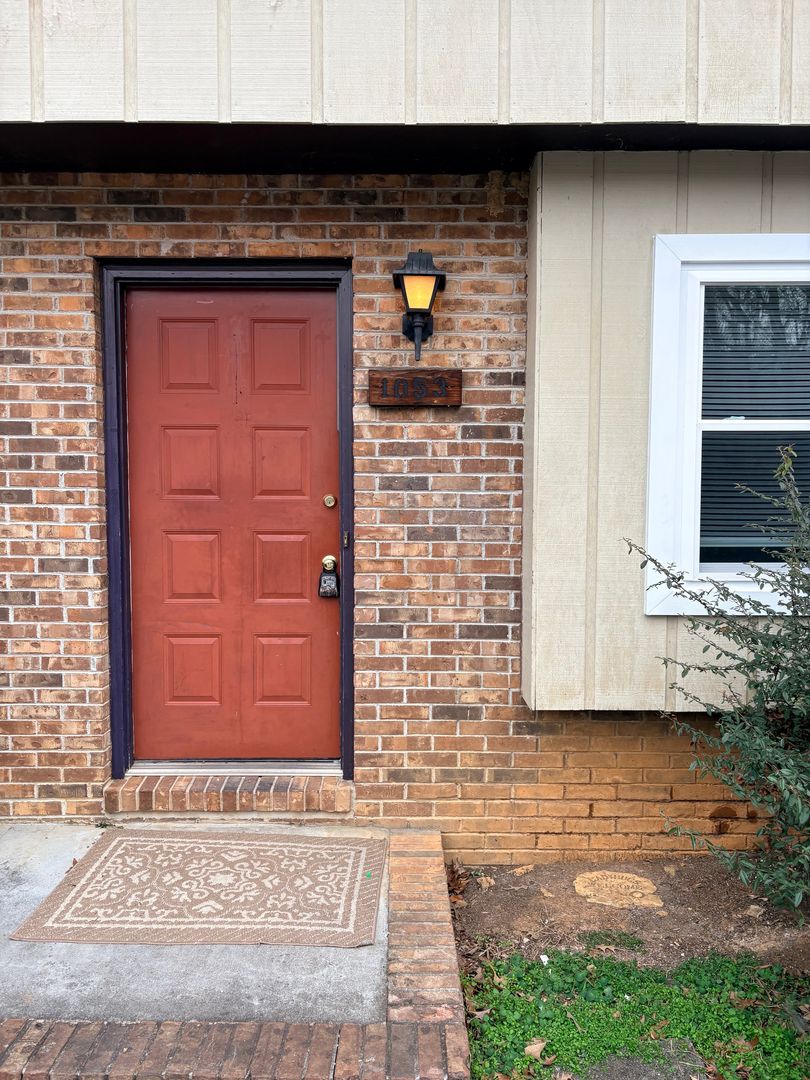 Kingsport House: 1053 Kendrick Creek Rd