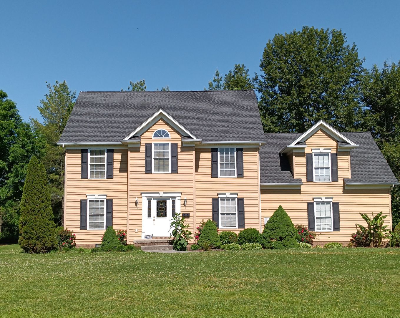 Kingsport House: 2128 Lamont Street