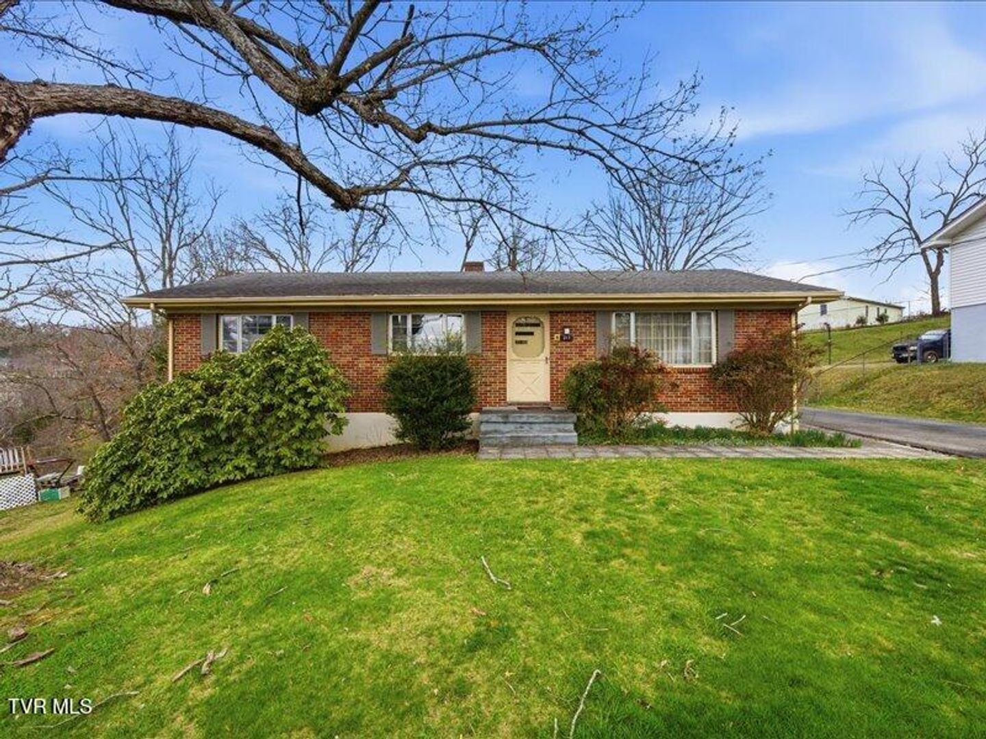 Bristol House: 313 Belmont Drive