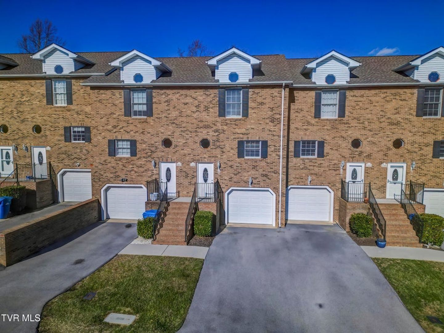 Jonesborough House: 202 Landon Trail Unit #202
