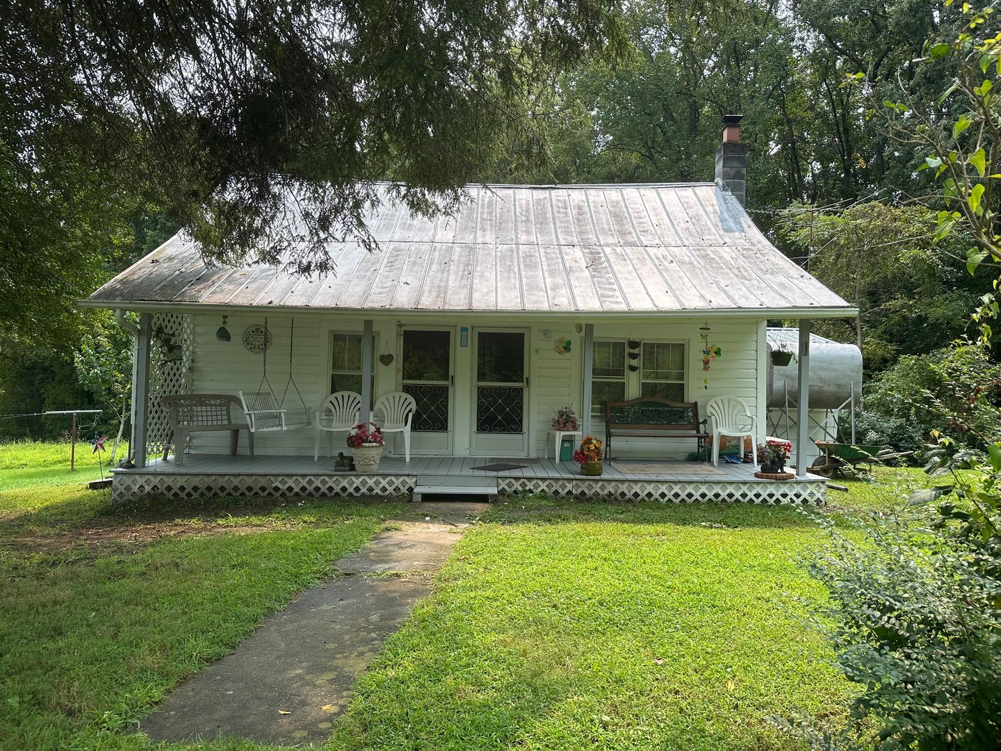 Fall Branch House: 25 Sugar Hollow Lane