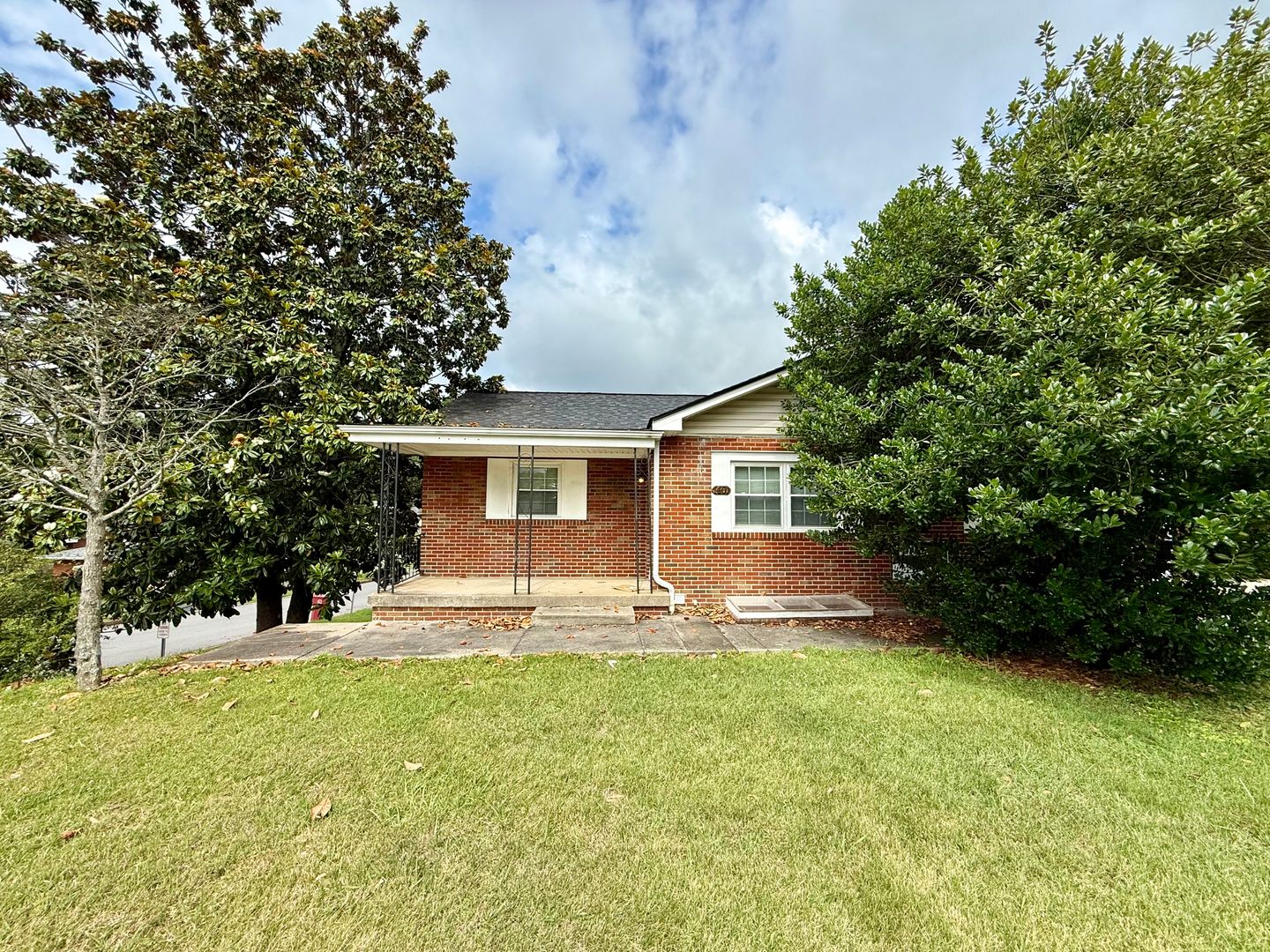 Johnson City House: 1401 John Exum Parkway #1