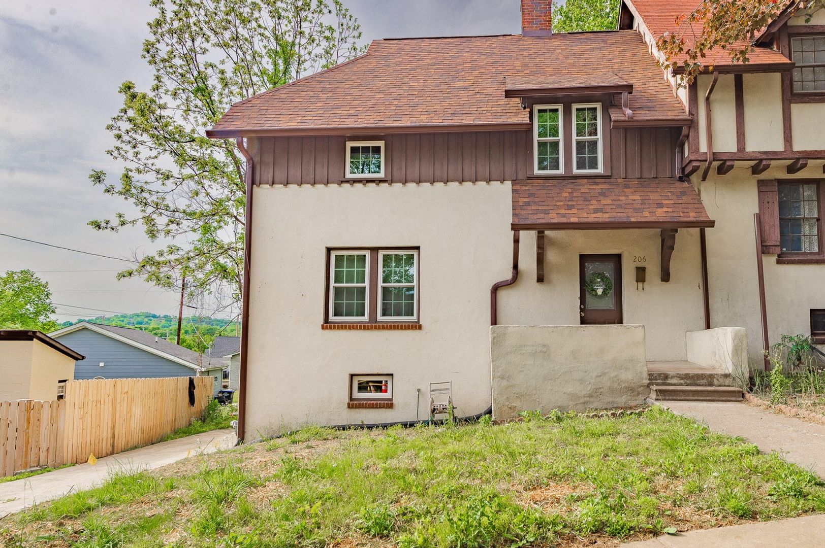 Kingsport House: 206 Hammond Ave
