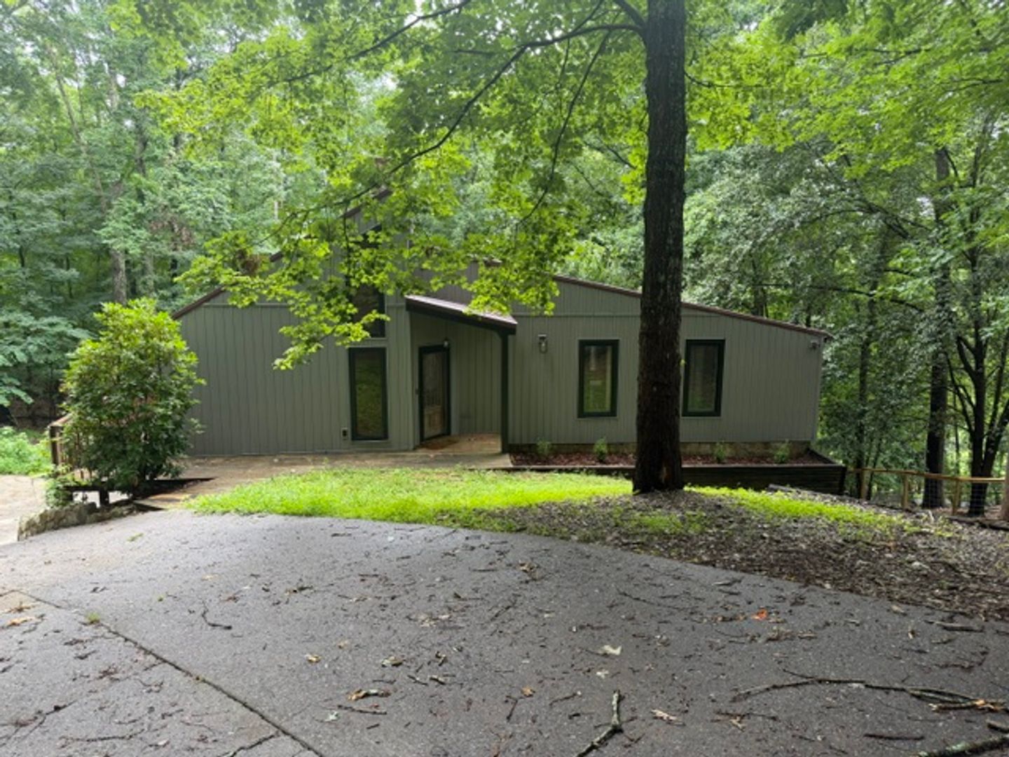 Kingsport House: 704 Stuffle St.
