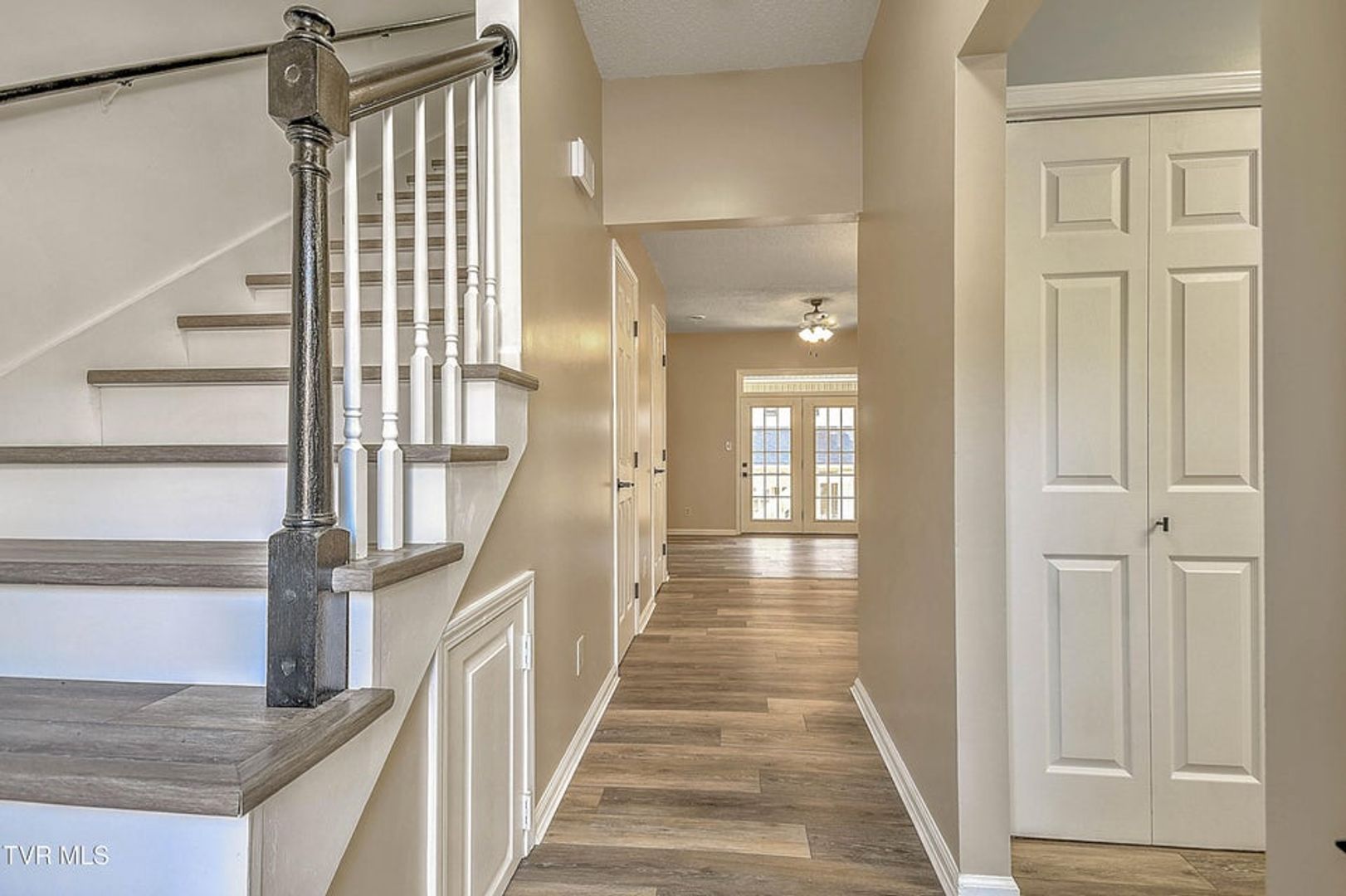 Johnson City Townhome: 1201 East 8th Avenue #4