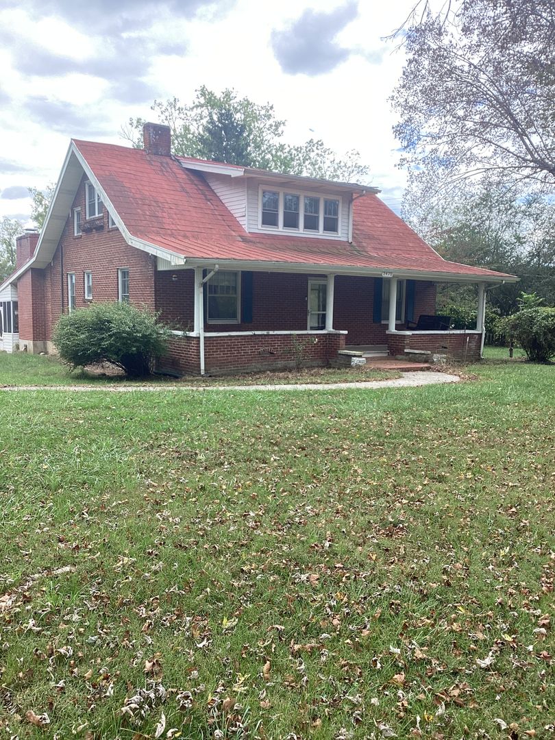 Blountville, House: 2470 Summer Hills Road