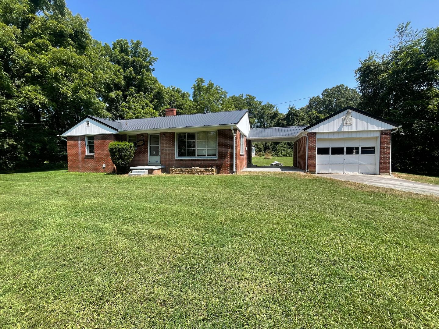 Jonesborough House: 120 Doc Wheelock Rd