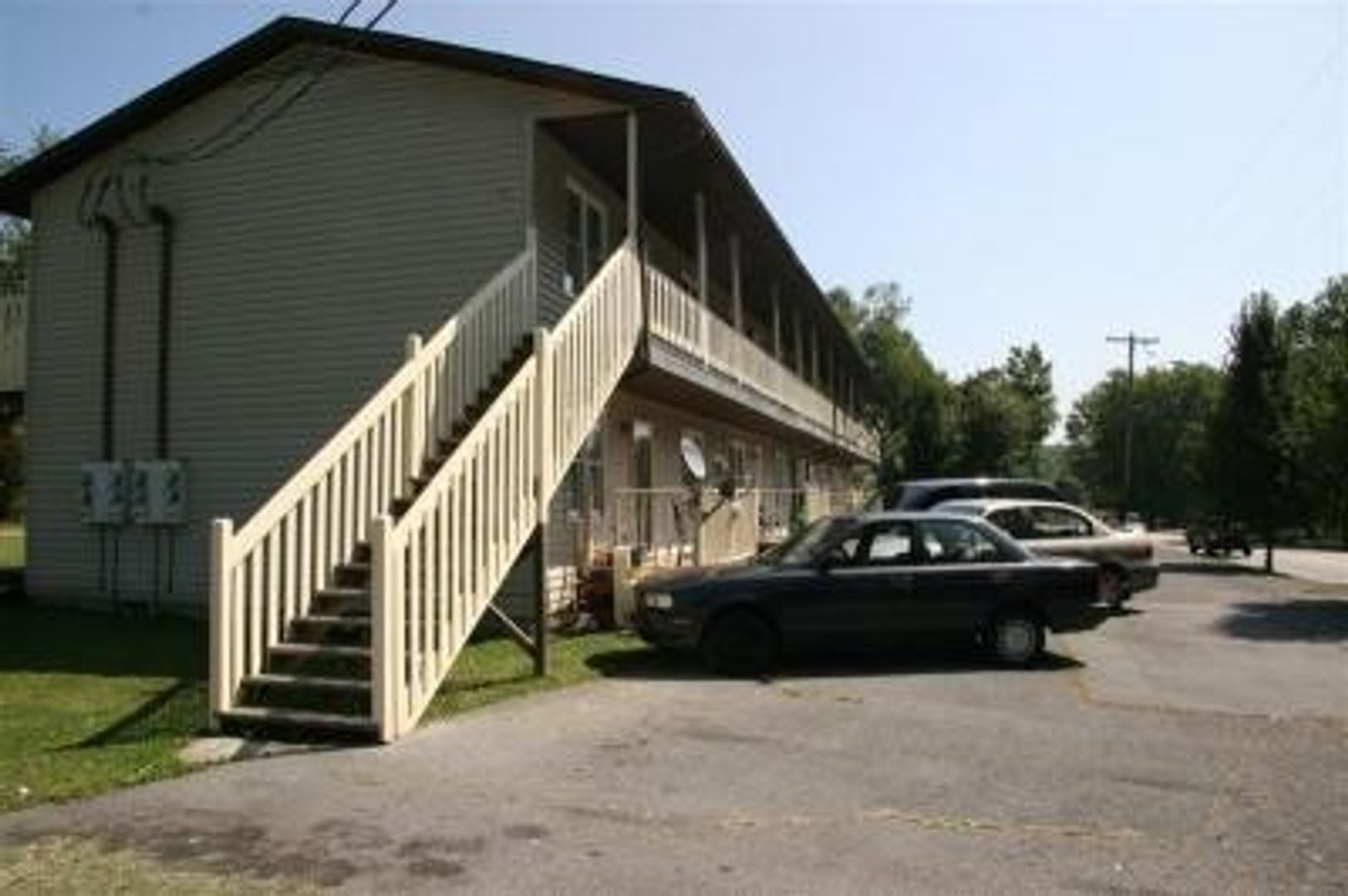 Johnson City House: 1410 E Lakeview Apt #6
