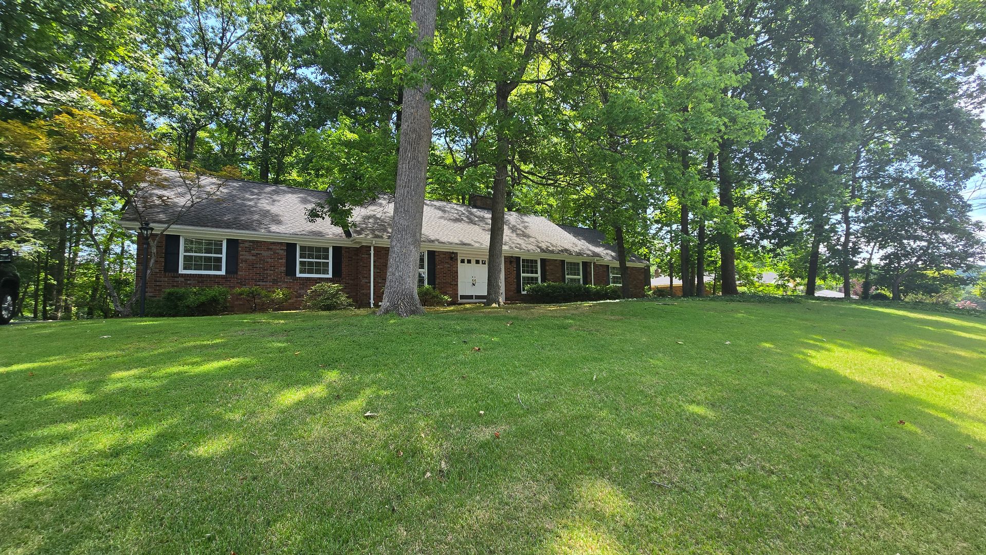 Kingsport House: 2121 Southcote Drive