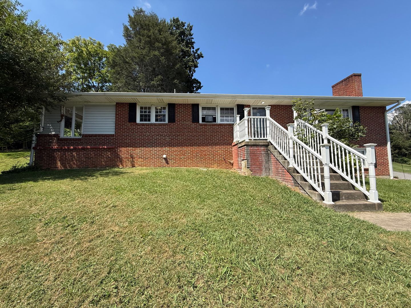 Bristol House: 401 Orchard Drive