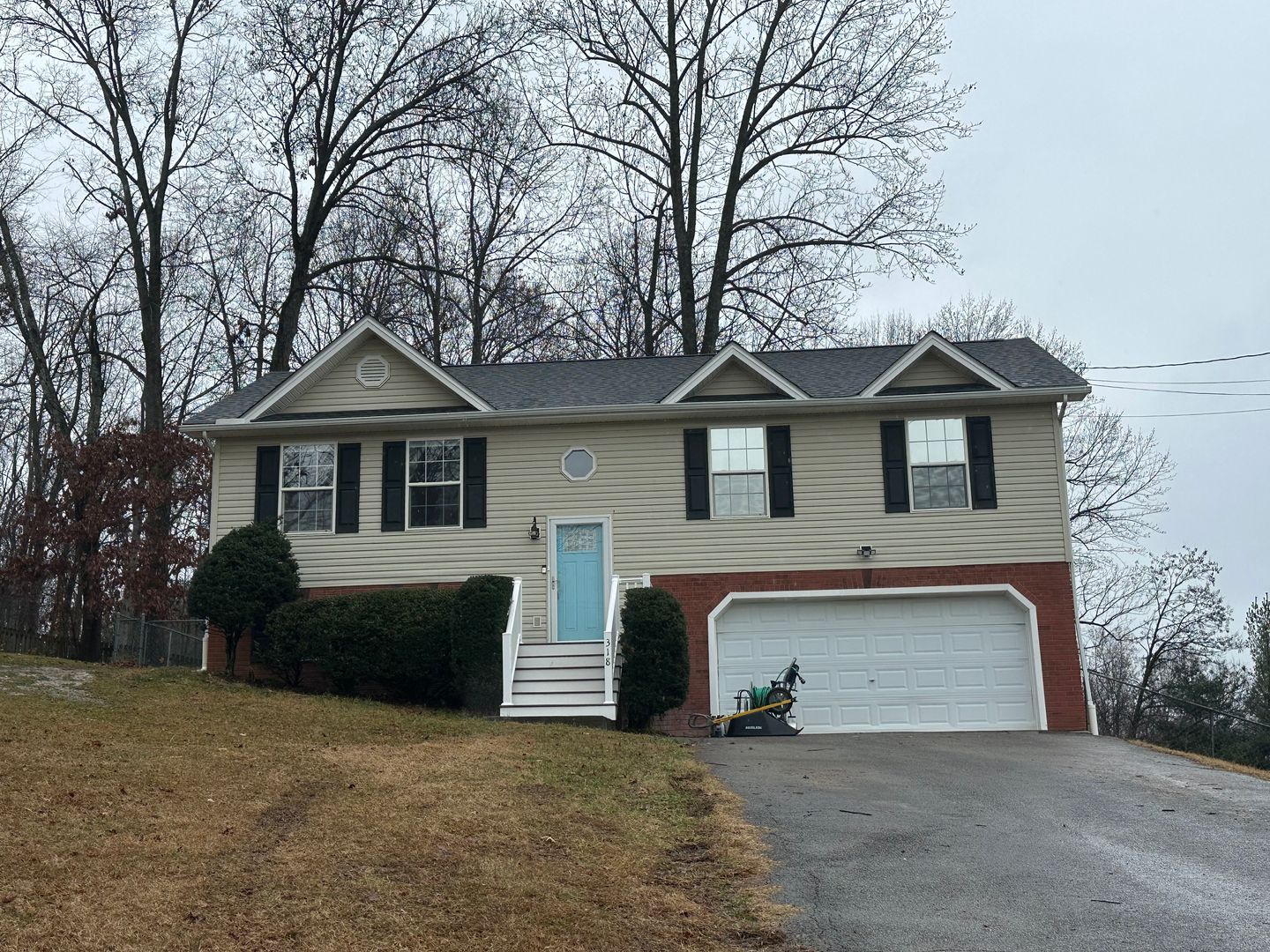 Piney Flats House: 318 Webb Road