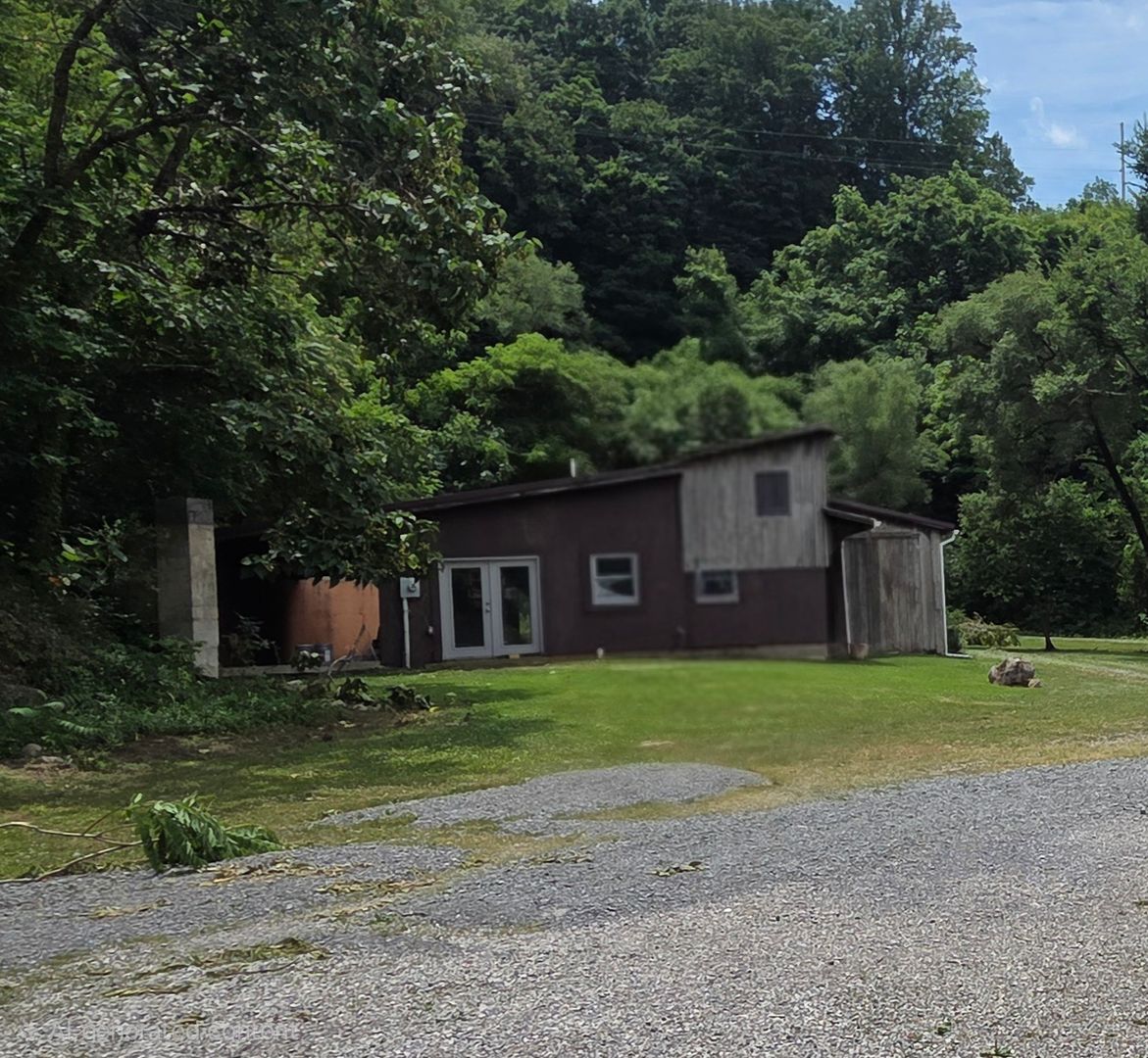 Kingsport House: 171 Gilmer Street, Apt C